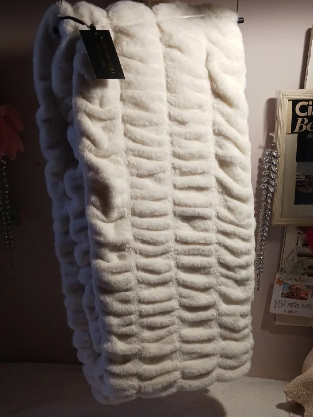 Luxurious! White Faux Fur Luxe Throw Blanket. 50×60 *New*